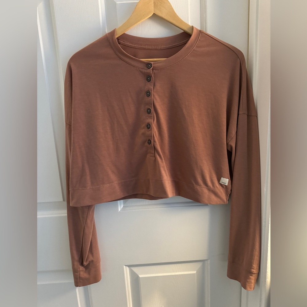 Vuori Long Sleeve Cropped Henley